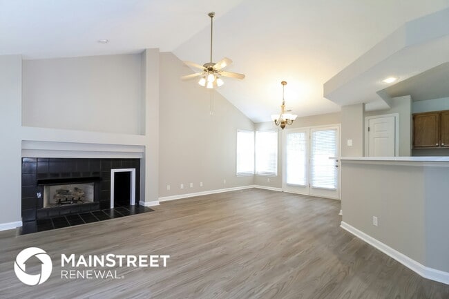 Foto del edificio - 6828 Ashmont Forest Ct