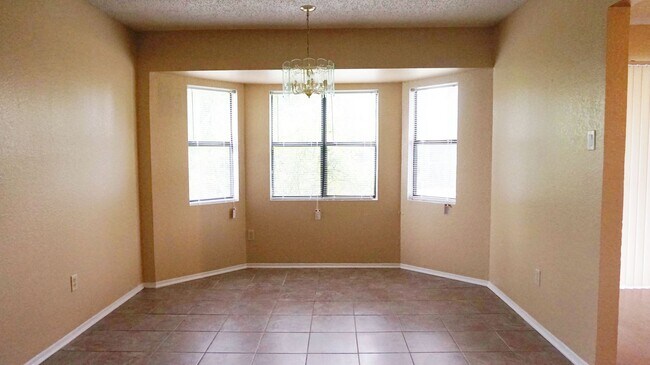 Building Photo - 2806 Derby Dr