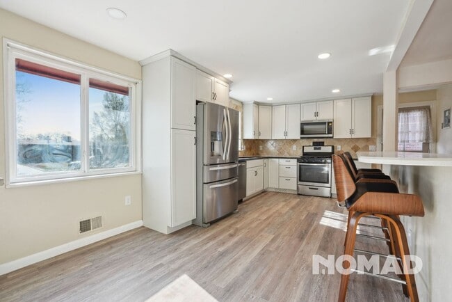 Building Photo - Spacious 5BR House in Westminster - Washer...