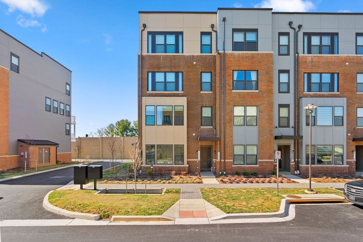 3BD/2.5BA - Derwood Townhouse Condo - Attached 1 Car Garage - 3BD/2.5BA - Derwood Townhouse Condo - Attached 1 Car Garage