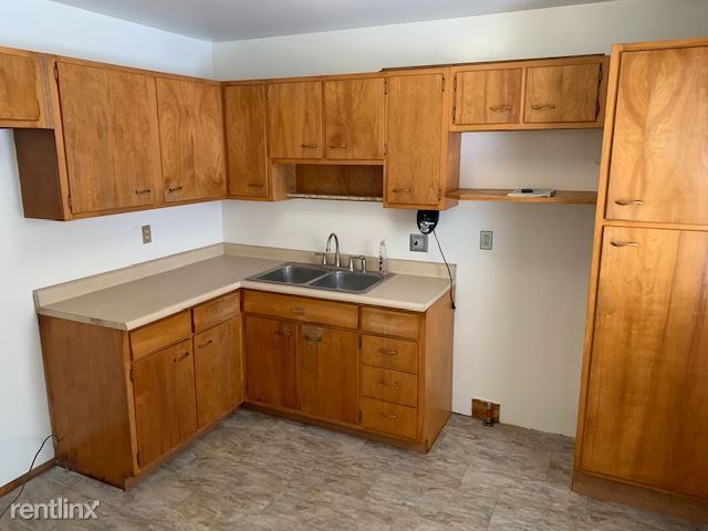 Building Photo - 3 br, 1.5 bath House - 26 Highland Rd