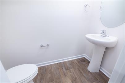 Building Photo - Townhome located in Oakmont Valley - 4 bedrooms, 2.5 bathrooms