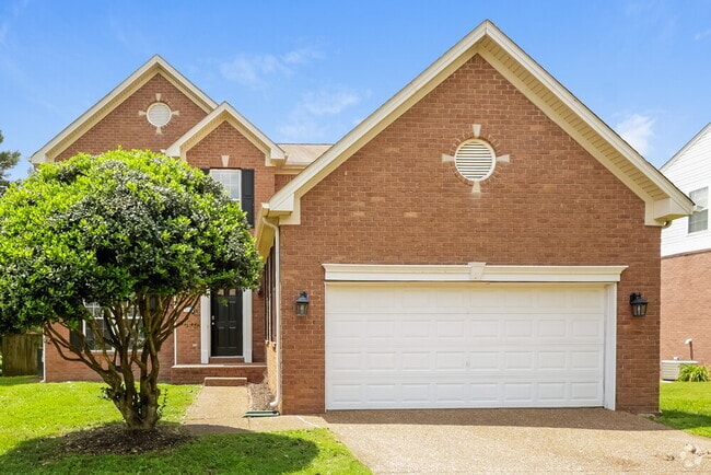 Building Photo - 2641 Churchill Dr