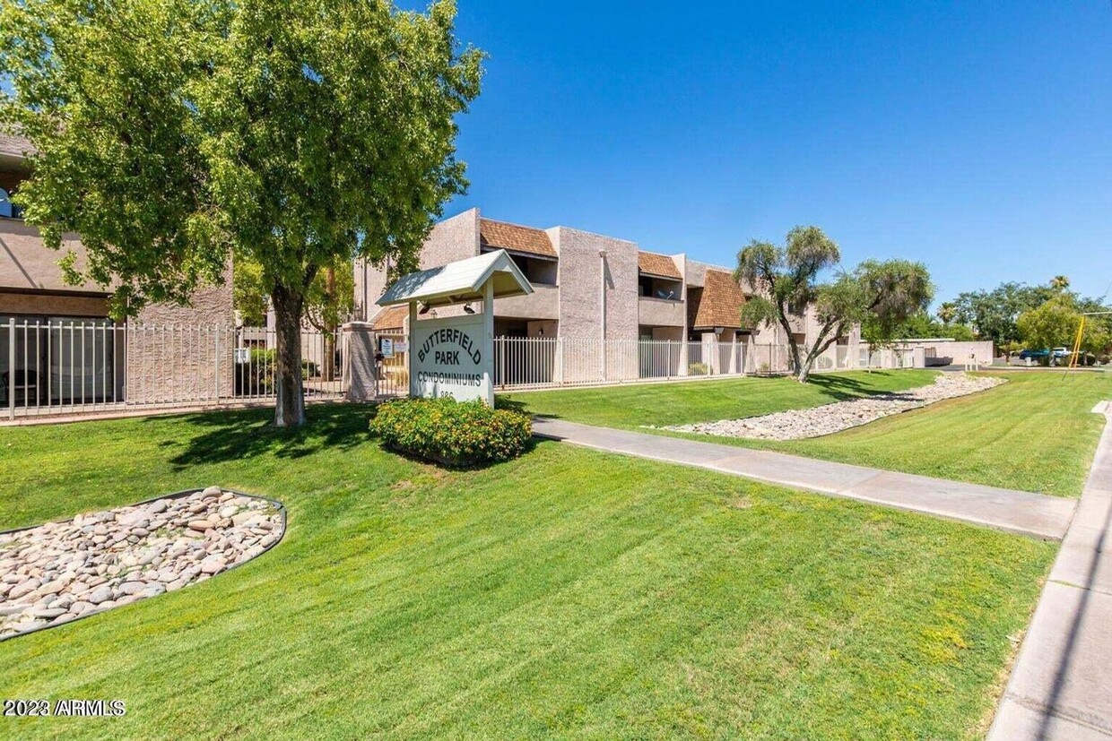 Primary Photo - 2 BEDROOM 2 BATH CONDO WITH A COMMUNITY POOL