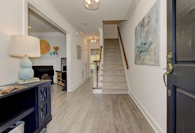 Building Photo - 27 Mt Vernon Cir