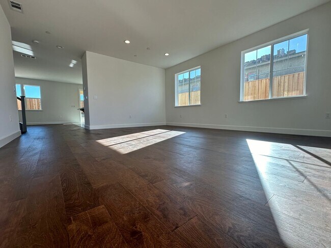 Building Photo - BRAND NEW, SOLAR 5 Bedroom, 4 Bath home!