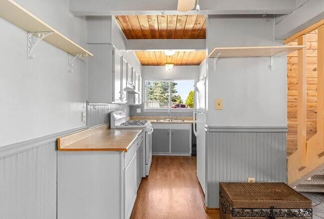Building Photo - 5201 White Antelope Dr