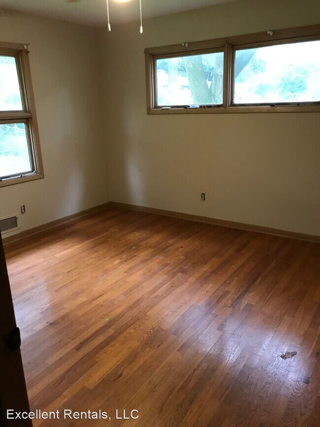 Building Photo - 3 br, 2 bath House - 7239 Newton