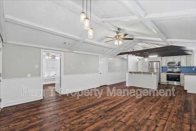 Foto del edificio - 2022 Ridgewood Ave