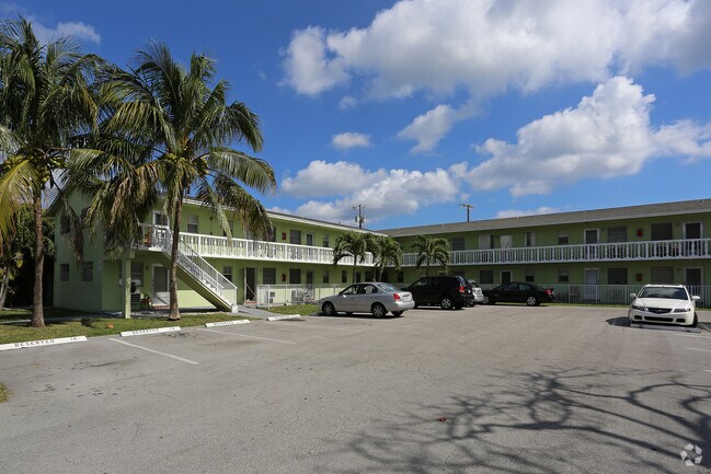 Community - 702 N L St