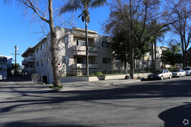 Foto del edificio - Gilmore Villas