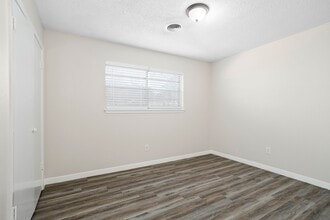 Building Photo - 118 Johnson St