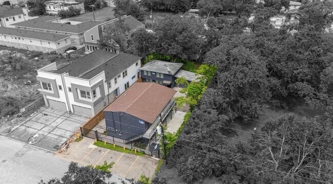 Building Photo - 6810 Del Rio St