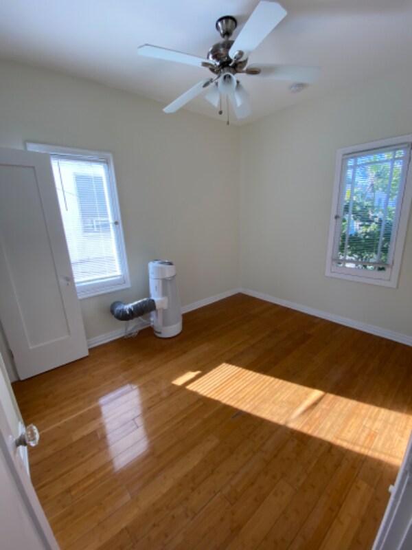 Foto del edificio - 630 N Plymouth Blvd