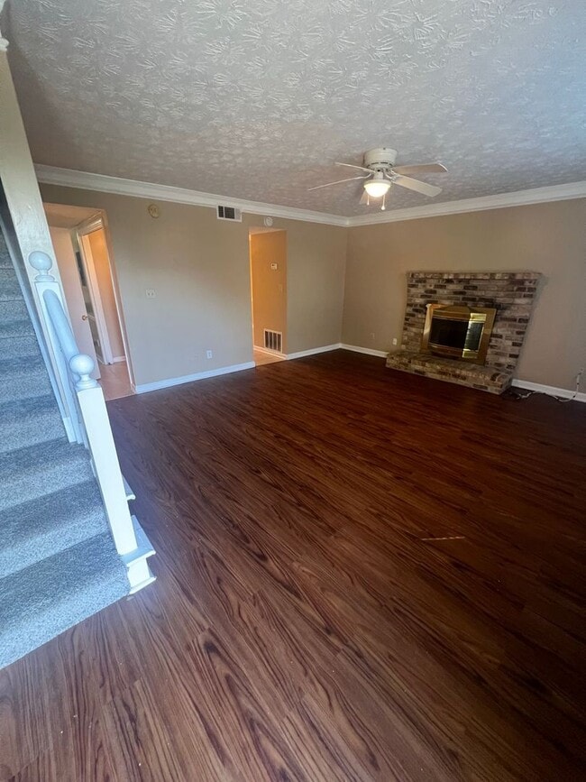 Building Photo - 3071-3077 Spruce Circle