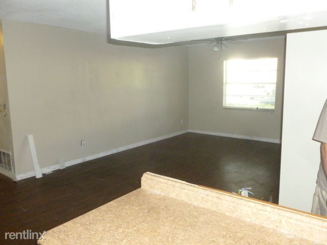Building Photo - 212 Berry Tree Pl