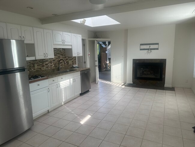 Building Photo - 4924 Park Dr