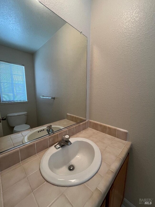 Building Photo - 12 Monterey Ct