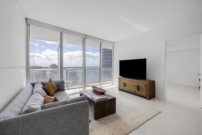 Foto del edificio - 465 Brickell Ave