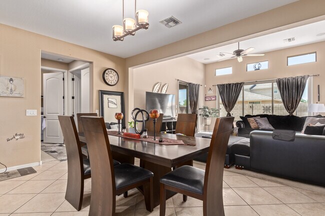 Foto del edificio - 8984 W Seldon Ln