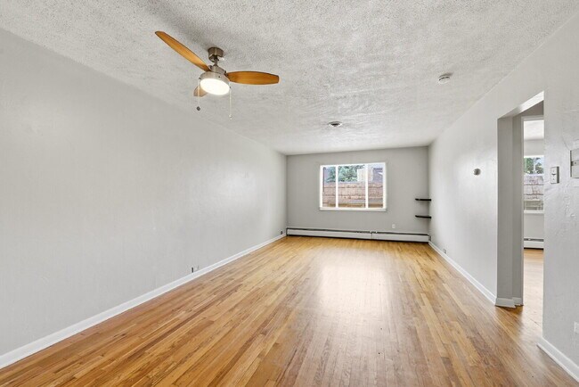 Foto del edificio - $1,580.95 with $300 off the first month's rent, 1 Beds - 1 Bath, Condo in Denver with Onsite Laun...
