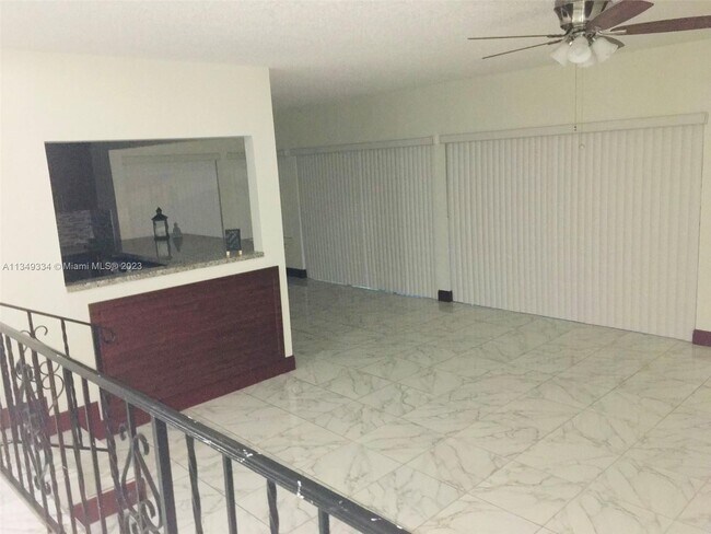 Building Photo - 4850 SW 63rd Ter