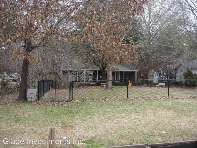 Foto del edificio - 3 br, 2 bath House - 1809 E. Lake Dr