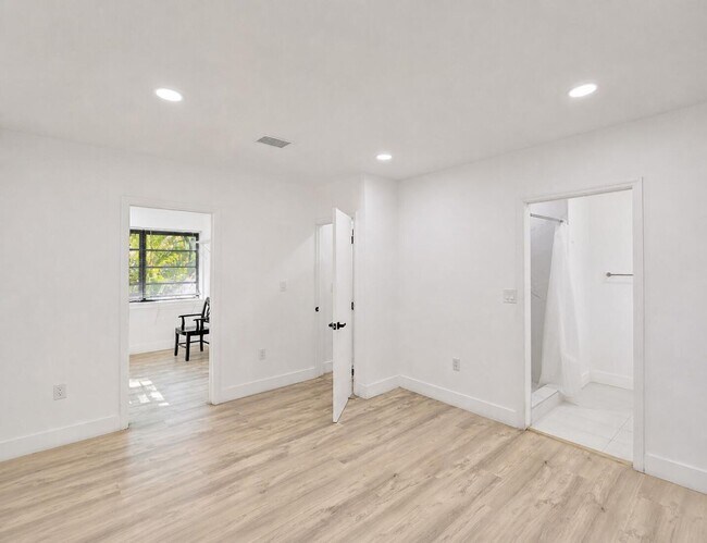 Foto del edificio - 12845 NW 2nd Ave