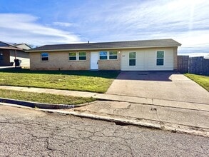 Building Photo - 1523 Glenhaven Dr