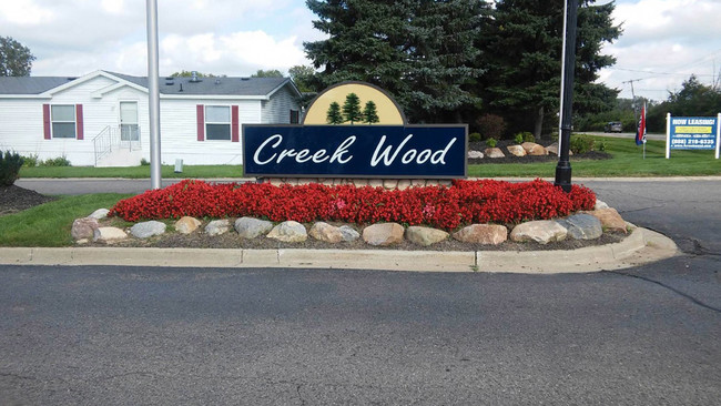 Foto del edificio - Creek Wood