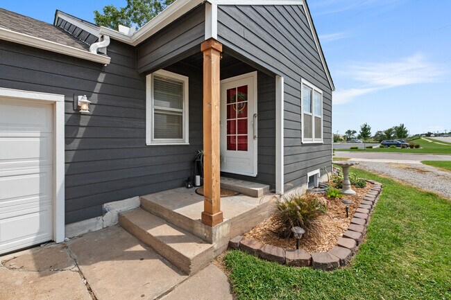 Foto del edificio - 1502 N Andover Rd