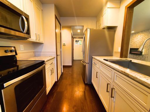 Building Photo - Gorgeous Kirkland South Rose Hill Home, AV...