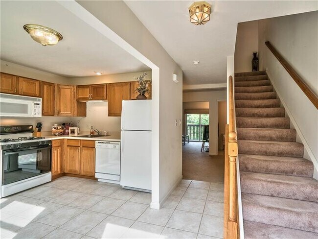 Foto del edificio - 331 Glaser Ave