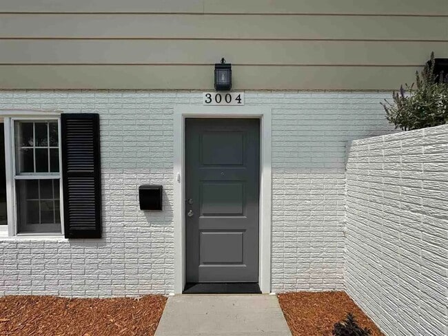 Foto del edificio - 3004-3006 Stanford Ave