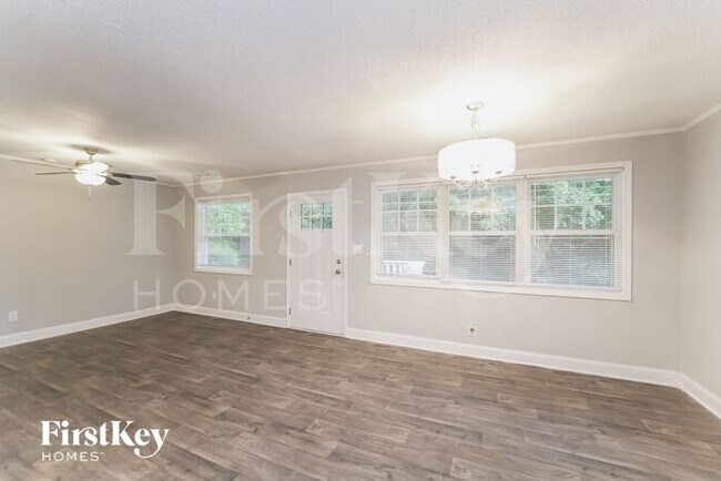 Building Photo - 2521 Skyland Drive