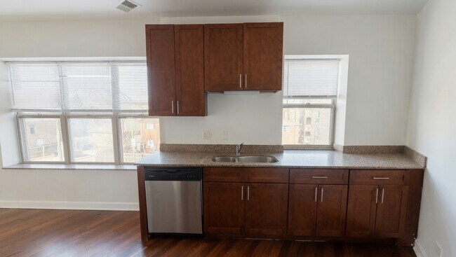 Foto del edificio - 2048 W Touhy Ave