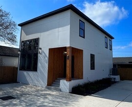 Building Photo - 8307 Double