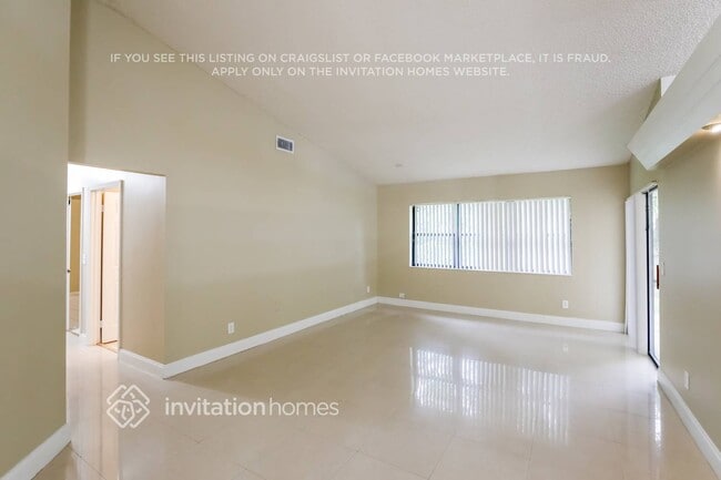 Foto del edificio - 20241 NW 8th St