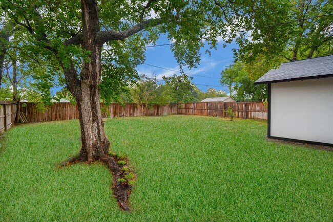 Foto del edificio - 7823 Belgard St