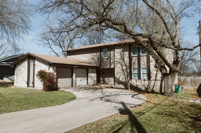 Foto del edificio - 1402 Fairfield Dr