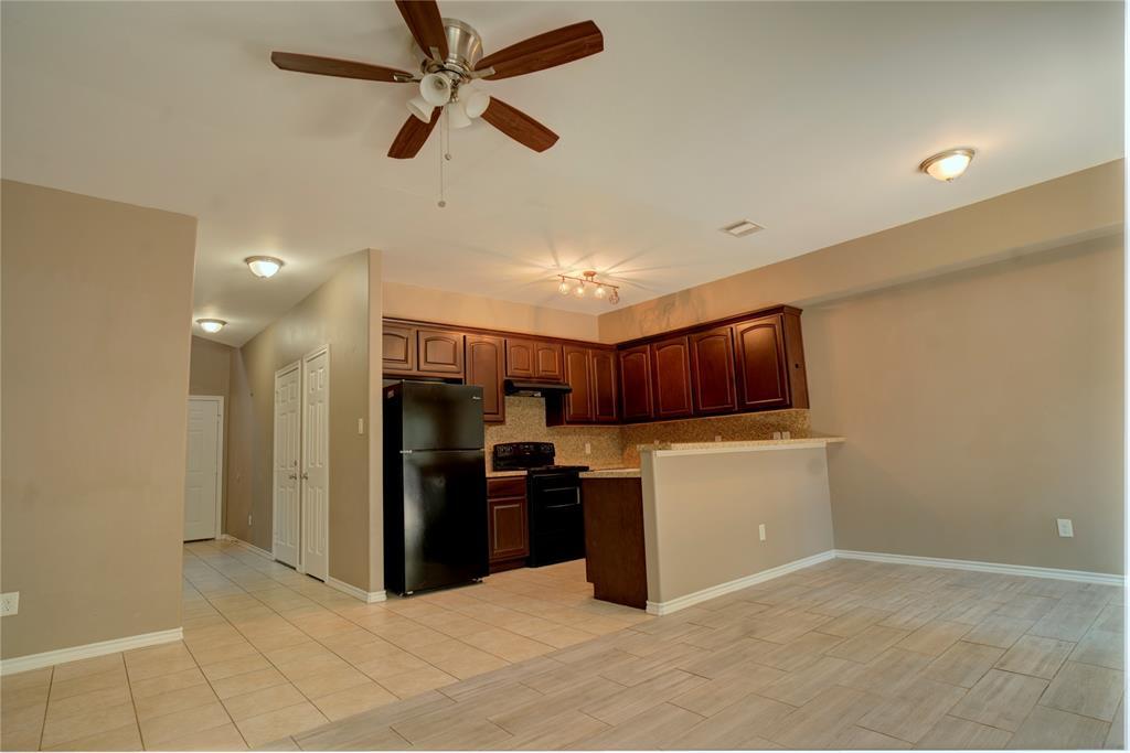 Building Photo - 104 Wildwood St