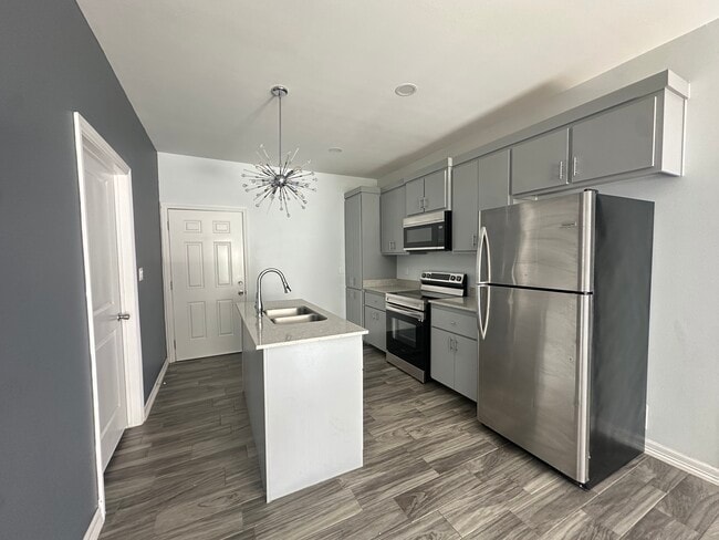 Building Photo - 3924 Las Vistas Ln