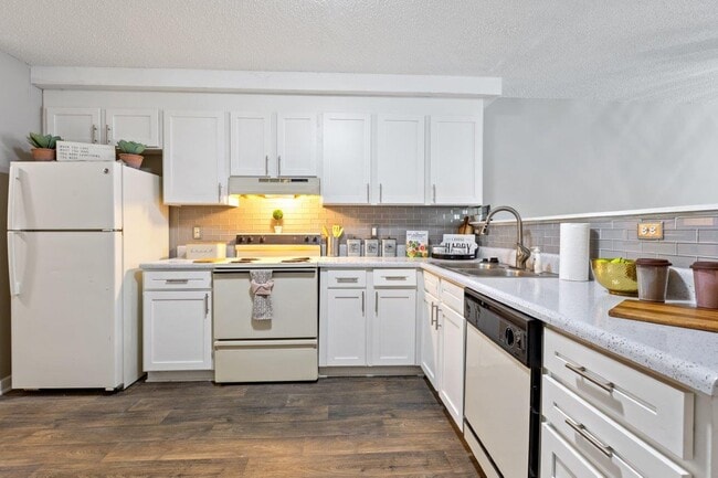Building Photo - Wexford Apartment Homes