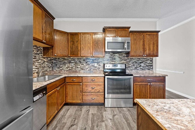 Building Photo - Three Bedroom Rental directly next to Arnall Middle School