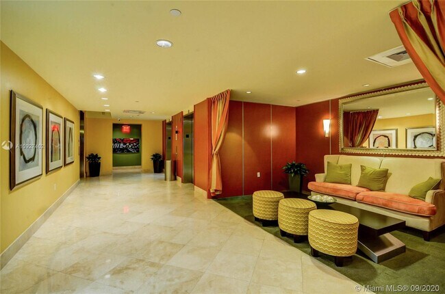 Building Photo - 7350 SW 89th St 1901S Miami Fl 33156