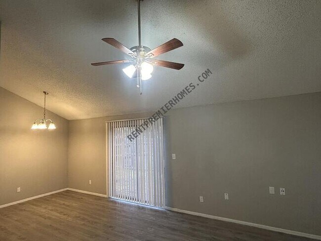 Foto del edificio - 12909 E 28th St