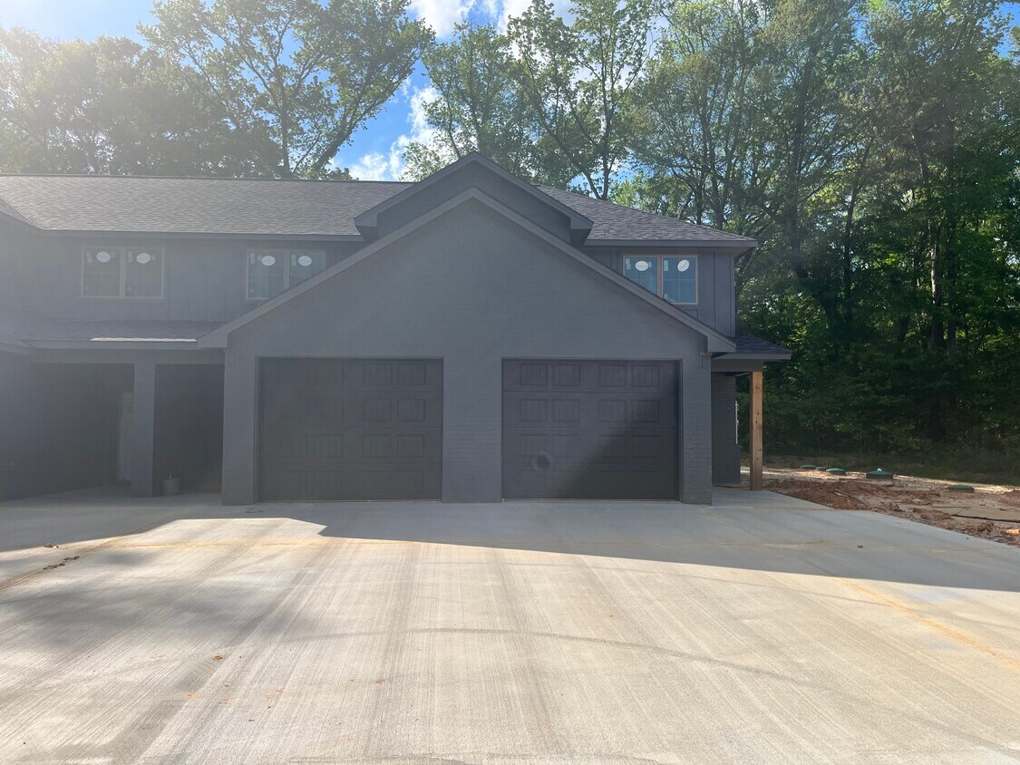 11722 FM 16 W, Lindale, TX 75771 Townhome Rentals in Lindale TX