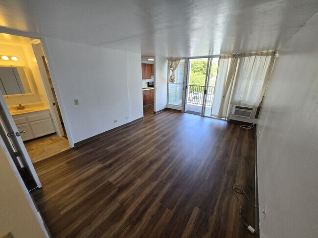 Foto del edificio - Upgraded 1 Bedroom, 1 Bath, 1 Parking, Con...