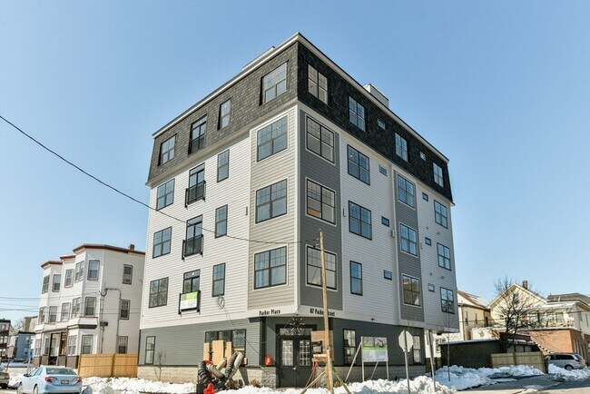 Building Photo - 87 Parker St