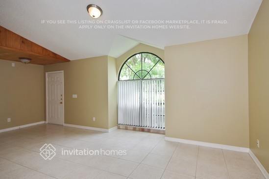 Foto del edificio - 605 Fisher Ct